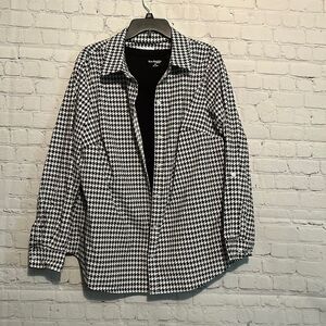 Kim Rogers Checkered jacket with black undershirt